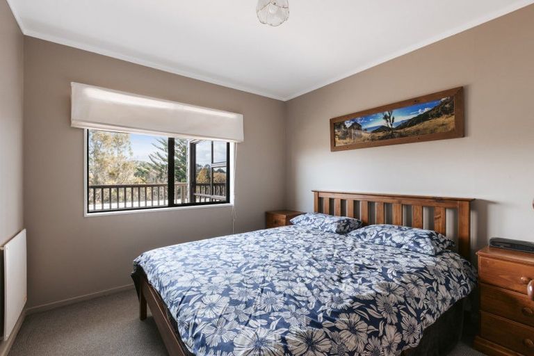 Photo of property in 27 Te Arawa Place, Welcome Bay, Tauranga, 3112