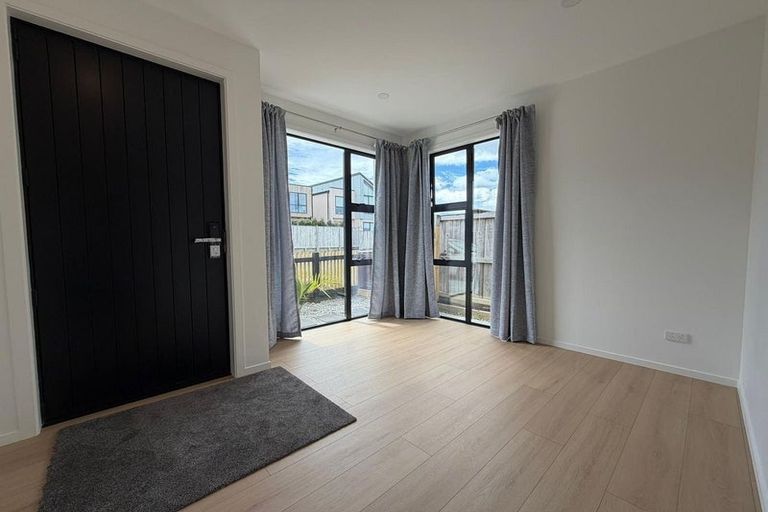 Photo of property in 105 Waekahu Road, Westgate, Auckland, 0814