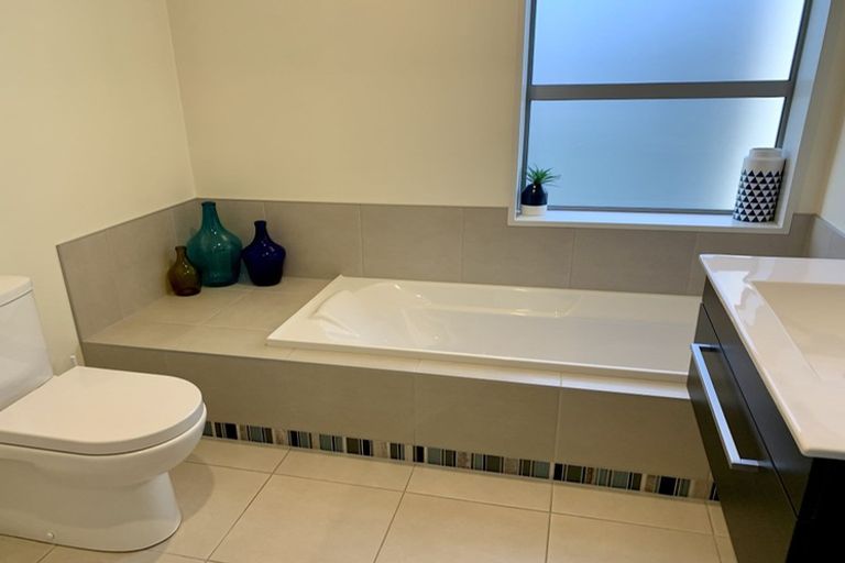Photo of property in 17 Seager Lane, Hillmorton, Christchurch, 8024