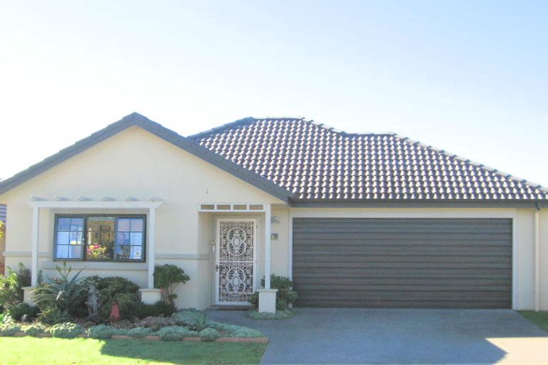 Photo of property in 6 Espalier Drive, Henderson, Auckland, 0612