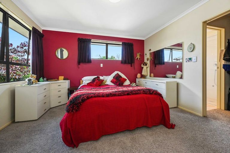 Photo of property in 111a Poaka Avenue, Dinsdale, Hamilton, 3204