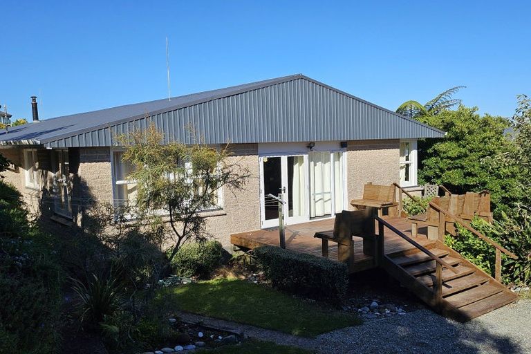 Photo of property in 27 Domain Terrace, Karoro, Greymouth, 7805