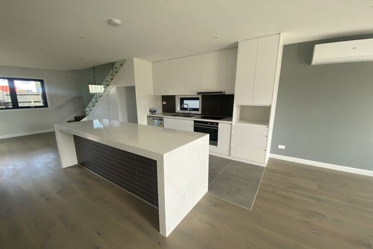 Photo of property in 42 Farranfore Road, Opaheke, 2113