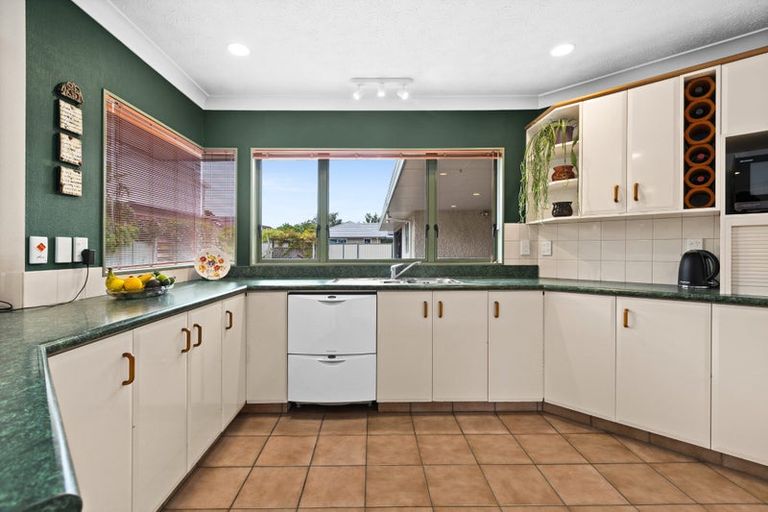Photo of property in 17a Dinton Street, Russley, Christchurch, 8042
