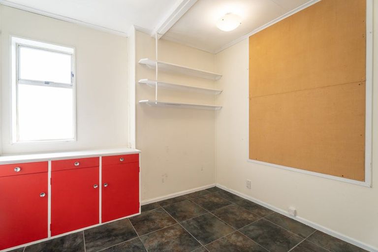 Photo of property in 46 Cypress Drive, Maungaraki, Lower Hutt, 5010