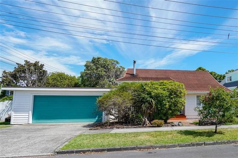 Photo of property in 1 Moana Avenue, Bayswater, Auckland, 0622