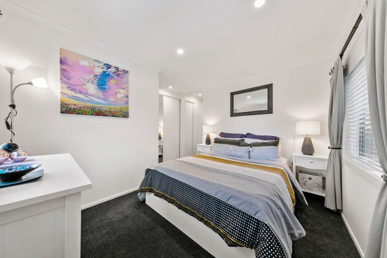 Photo of property in 84 Shaw Road, Oratia, Auckland, 0604