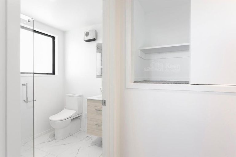 Photo of property in 1/21 Karamu Street, Te Atatu Peninsula, Auckland, 0610