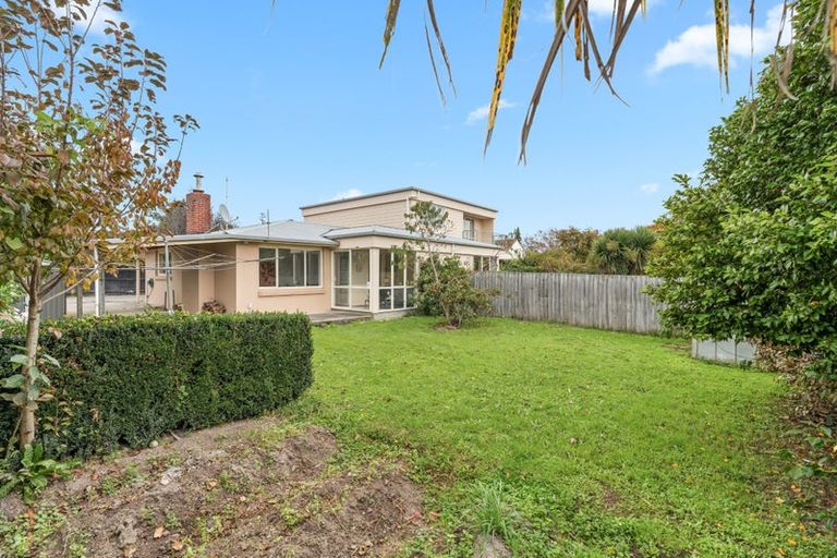 Photo of property in 2/64a Toorak Avenue, Avonhead, Christchurch, 8042