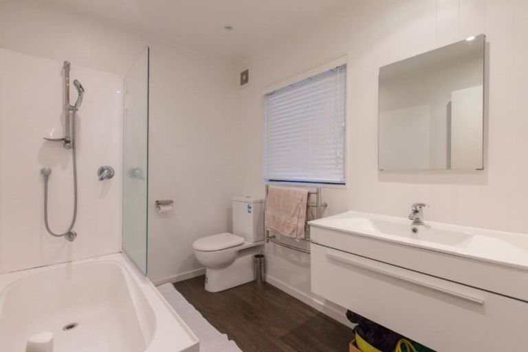 Photo of property in 9/58 Manuroa Road, Takanini, 2112