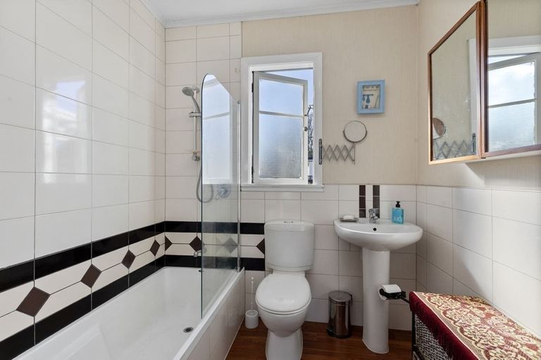 Photo of property in 16 Gibbs Crescent, Wainuiomata, Lower Hutt, 5014