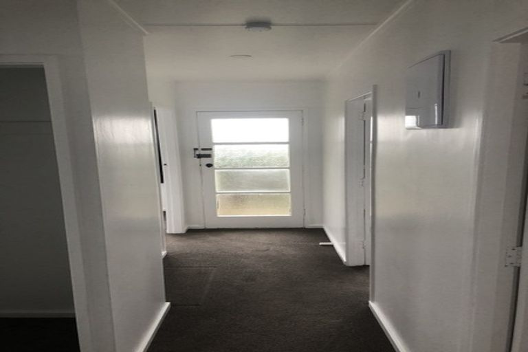 Photo of property in 7 Kotuku Street, Te Atatu Peninsula, Auckland, 0610