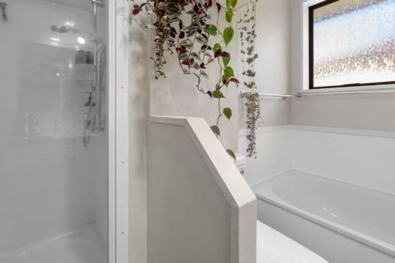 Photo of property in 21 James Cook Drive, Welcome Bay, Tauranga, 3112