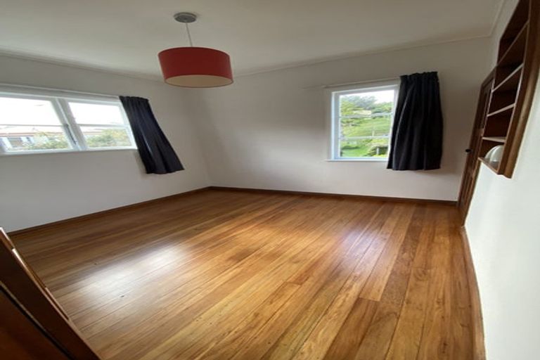 Photo of property in 16 Kaihuia Street, Northland, Wellington, 6012