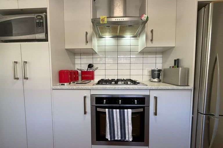 Photo of property in 3/227 Wairau Road, Totara Vale, Auckland, 0627