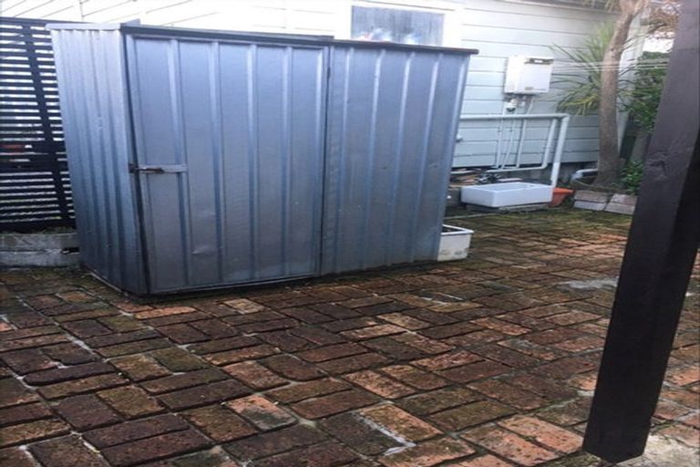 Photo of property in 90 Russell Terrace, Berhampore, Wellington, 6023