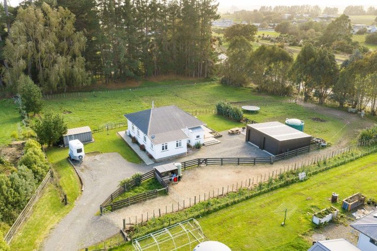 Photo of property in 8 Knorp Street, Halcombe, Feilding, 4779