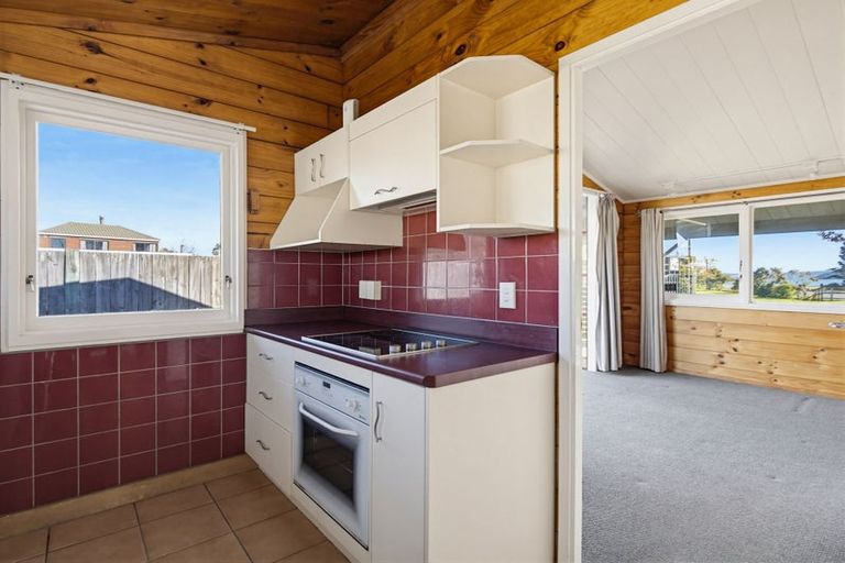 Photo of property in 20 Willow Avenue, Hannahs Bay, Rotorua, 3010