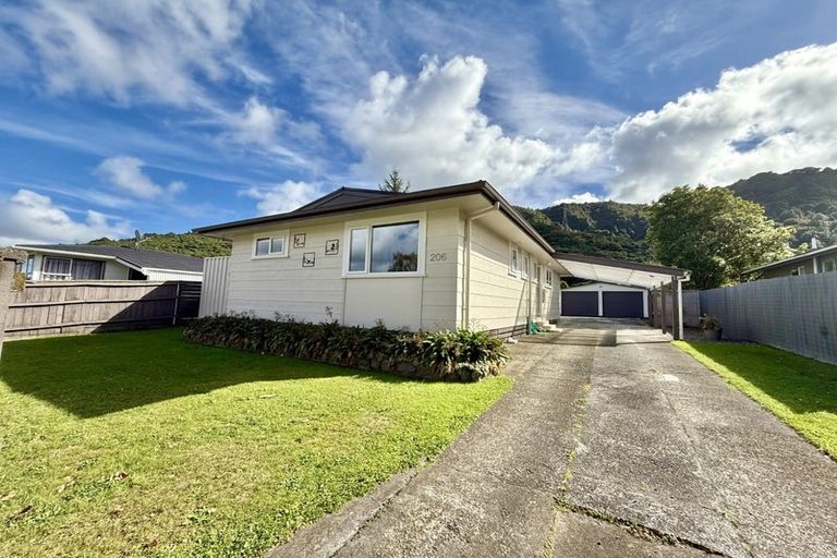 Photo of property in 206 California Drive, Totara Park, Upper Hutt, 5018