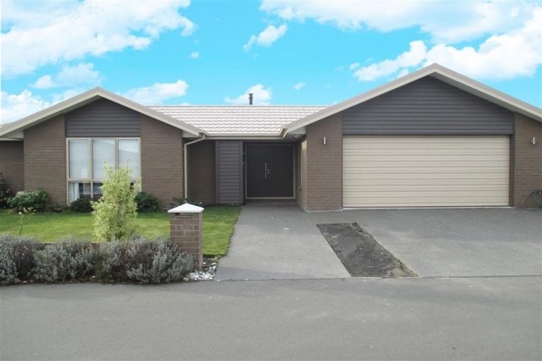 Photo of property in 17 Conie Glen Lane, Broomfield, Christchurch, 8042