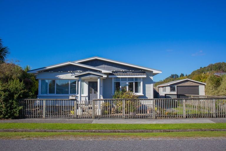 Photo of property in 41 Palmerston Street, Greymouth, 7805