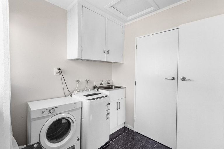 Photo of property in 2/6 Wicklow Place, Bell Block, New Plymouth, 4312