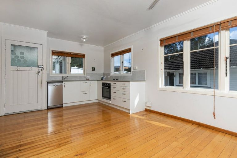 Photo of property in 48 Smythe Road, Henderson, Auckland, 0612