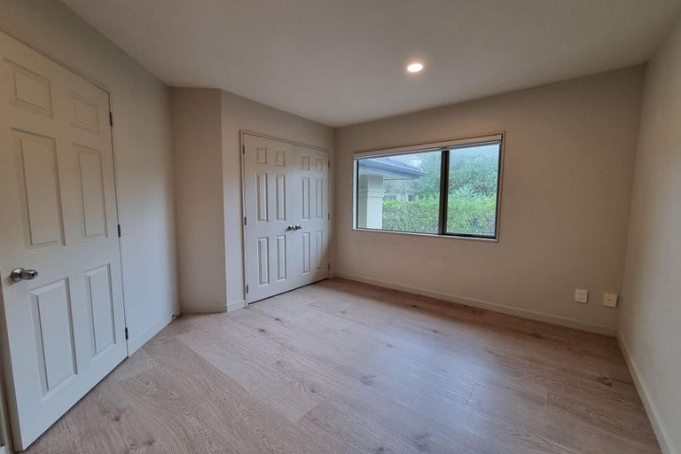 Photo of property in 15 Meteor Place, Schnapper Rock, Auckland, 0632