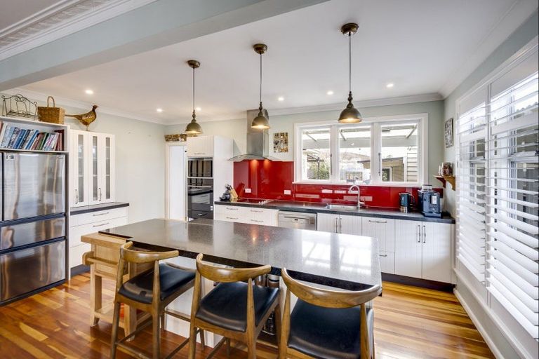 Photo of property in 212 Terrace Road, Parkvale, Hastings, 4122