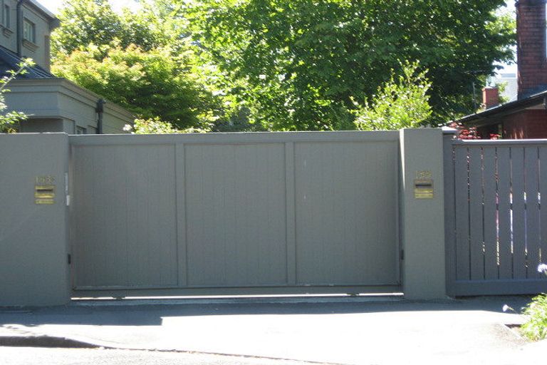 Photo of property in 133a Aikmans Road, Merivale, Christchurch, 8014
