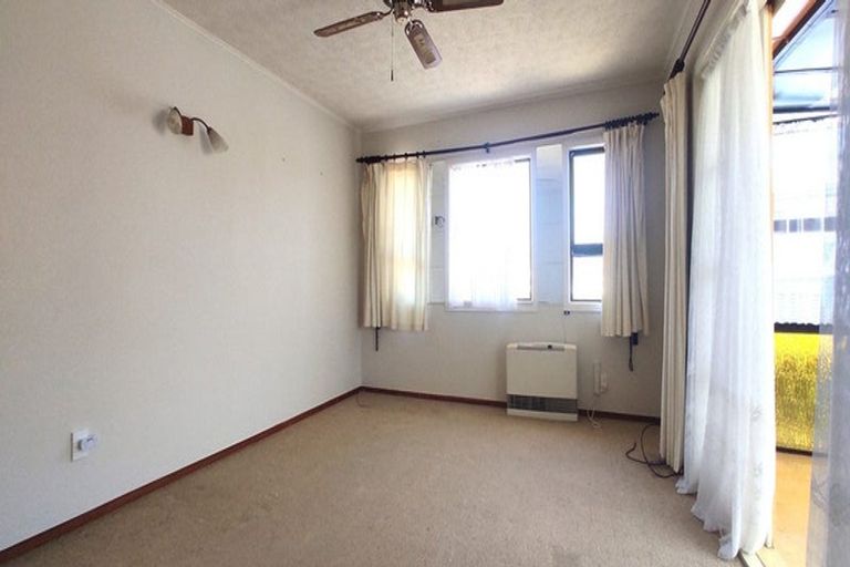 Photo of property in 10 Beaufield Lane, Te Atatu Peninsula, Auckland, 0610