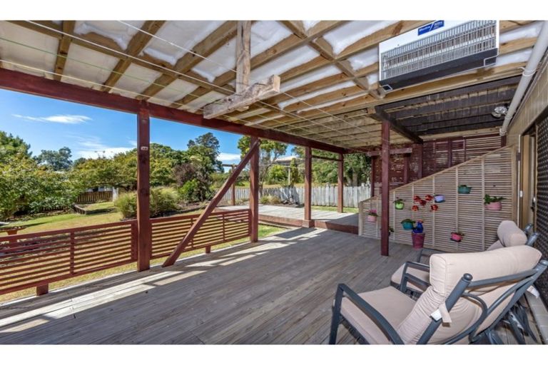 Photo of property in 1394 Whangaparaoa Road, Army Bay, Whangaparaoa, 0930