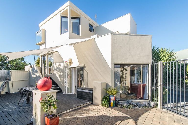 Photo of property in 377 Kapiti Road, Paraparaumu Beach, Paraparaumu, 5032