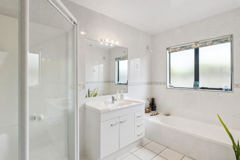 Photo of property in 18 Sunburst Court, Paraparaumu Beach, Paraparaumu, 5032