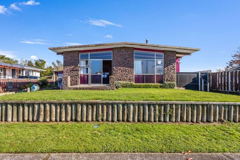 Photo of property in 8 Rewa Street, Inglewood, 4330