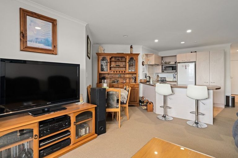 Photo of property in 2/281 Maunganui Road, Mount Maunganui, 3116