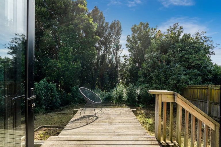 Photo of property in 2/20 Celeste Place, Totara Vale, Auckland, 0627
