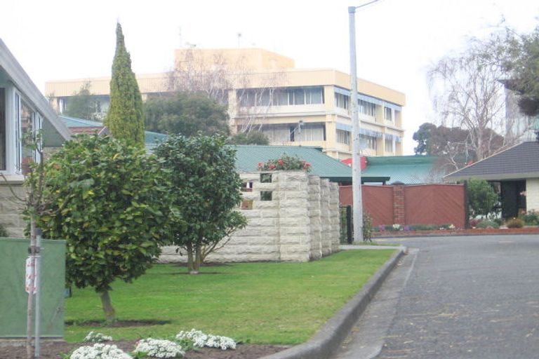 Photo of property in 19 Lowther Place, Taradale, Napier, 4112