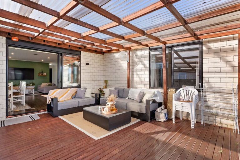 Photo of property in 180 Jutland Road, Pukekohe, 2120