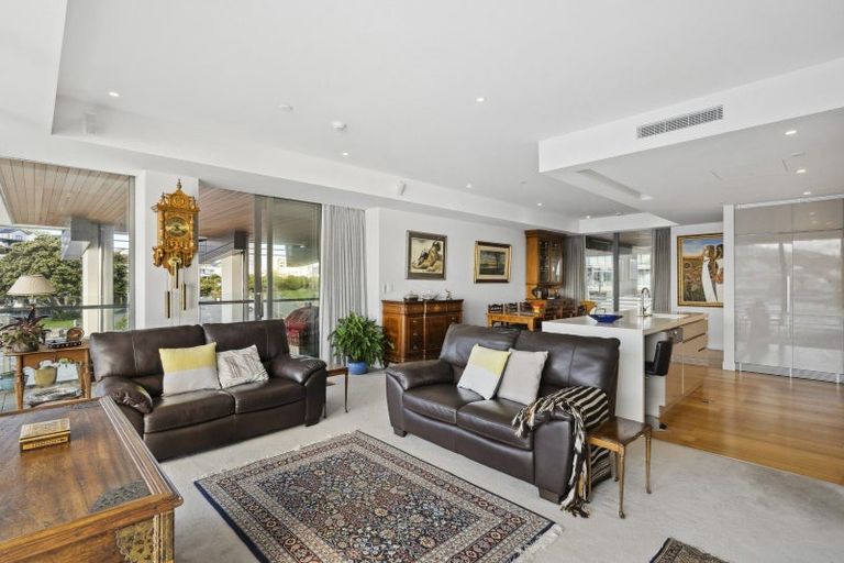 Photo of property in Clyde Quay Wharf, 1a/7 Clyde Quay Wharf, Te Aro, Wellington, 6011