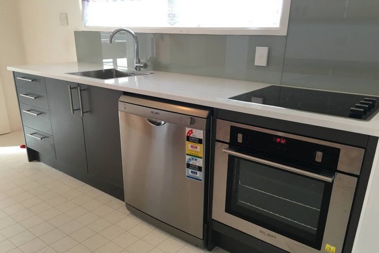 Photo of property in 46 Richards Avenue, Forrest Hill, Auckland, 0620