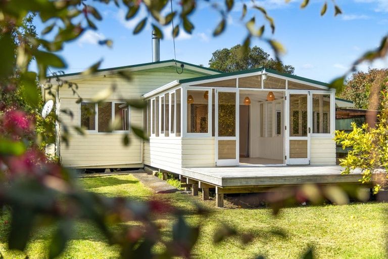 Photo of property in 30 Point Wells Road, Point Wells, Warkworth, 0986