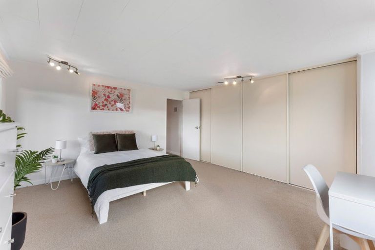 Photo of property in 107f2 Allington Road, Karori, Wellington, 6012