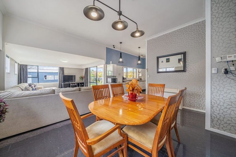 Photo of property in 55 Bristol Square, Hutt Central, Lower Hutt, 5010