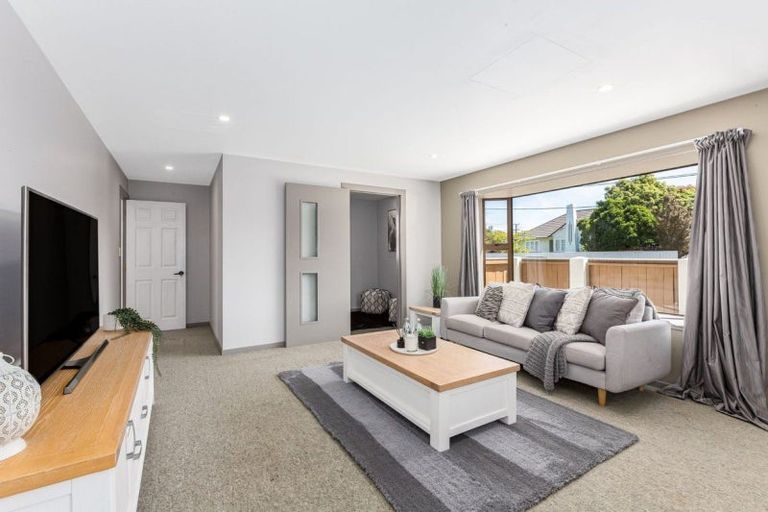 Photo of property in 4 Oxford Crescent, Ebdentown, Upper Hutt, 5018