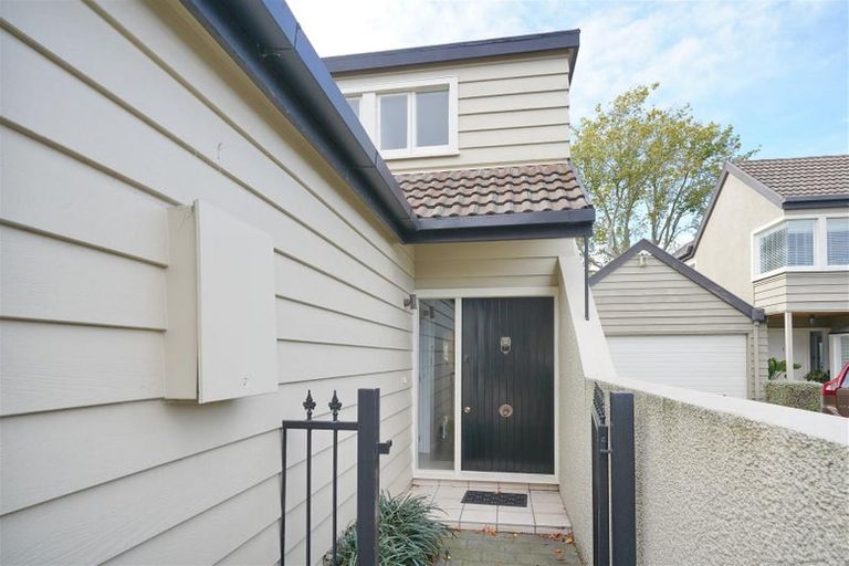 Photo of property in 127 Fendalton Road, Fendalton, Christchurch, 8014