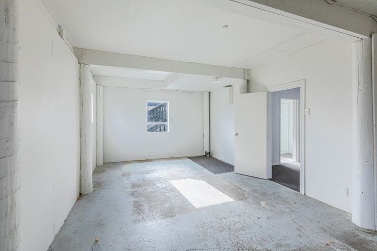 Photo of property in 1/1316 Jubilee Street, Mayfair, Hastings, 4122