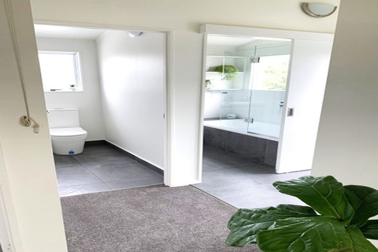 Photo of property in 2 Hanui Place, Massey, Auckland, 0614