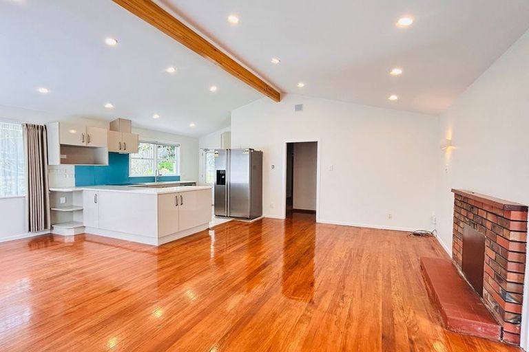 Photo of property in 21 Shanaway Rise, Hillcrest, Auckland, 0627