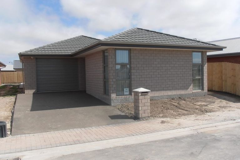 Photo of property in 8 Bowmore Lane, Broomfield, Christchurch, 8042